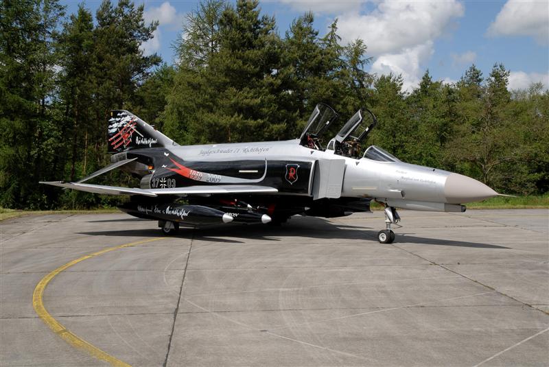 F-4F 37+03 right side front view.jpg